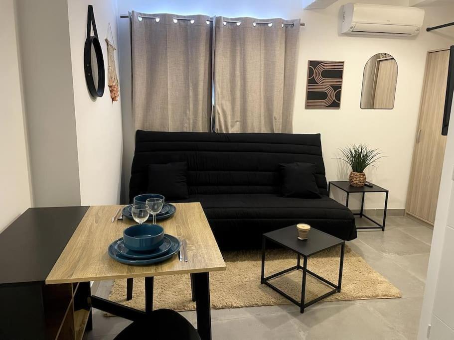 Ferienwohnung Petit Cocon Douillet Climatise Pour 2 Pers La Crau Exterior foto