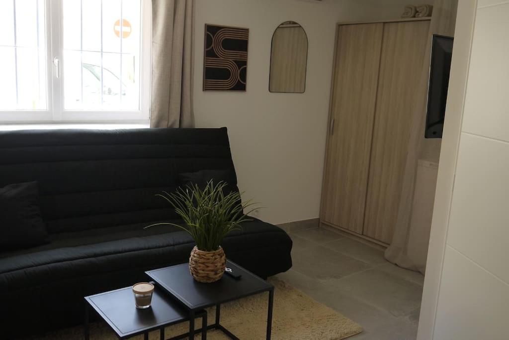 Ferienwohnung Petit Cocon Douillet Climatise Pour 2 Pers La Crau Exterior foto